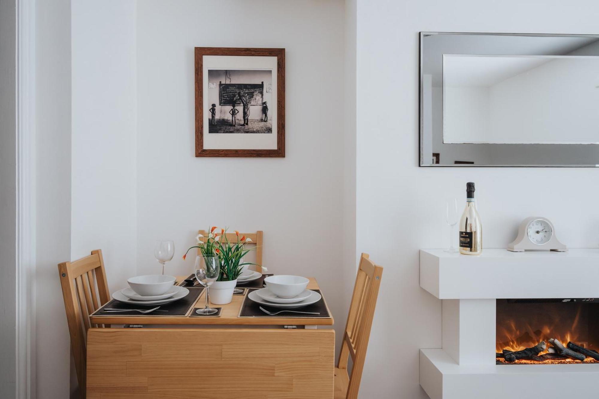 Buxton Apartment - 1 Bed, Free Parking, Wi-Fi Hazel Grove Zewnętrze zdjęcie